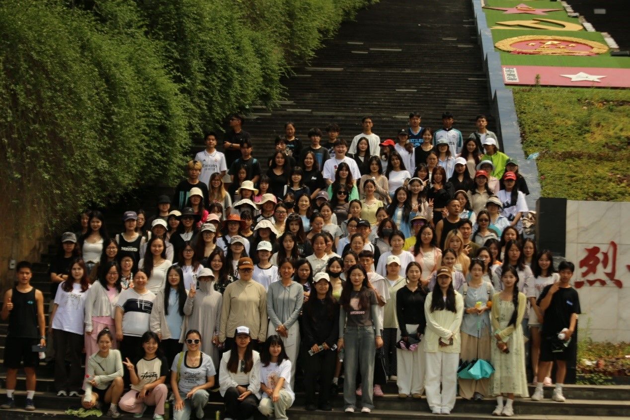 阆中旅游学院图片